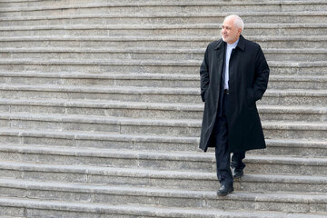 وقتی ظریف، همه فکر و ذکر نمایندگان می‌شود/ حملات هماهنگ به معاون رئیس جمهور دغدغه تندروها و حتی رئیس مجلس است/ حمله برای دفاع از جلیلی؟!