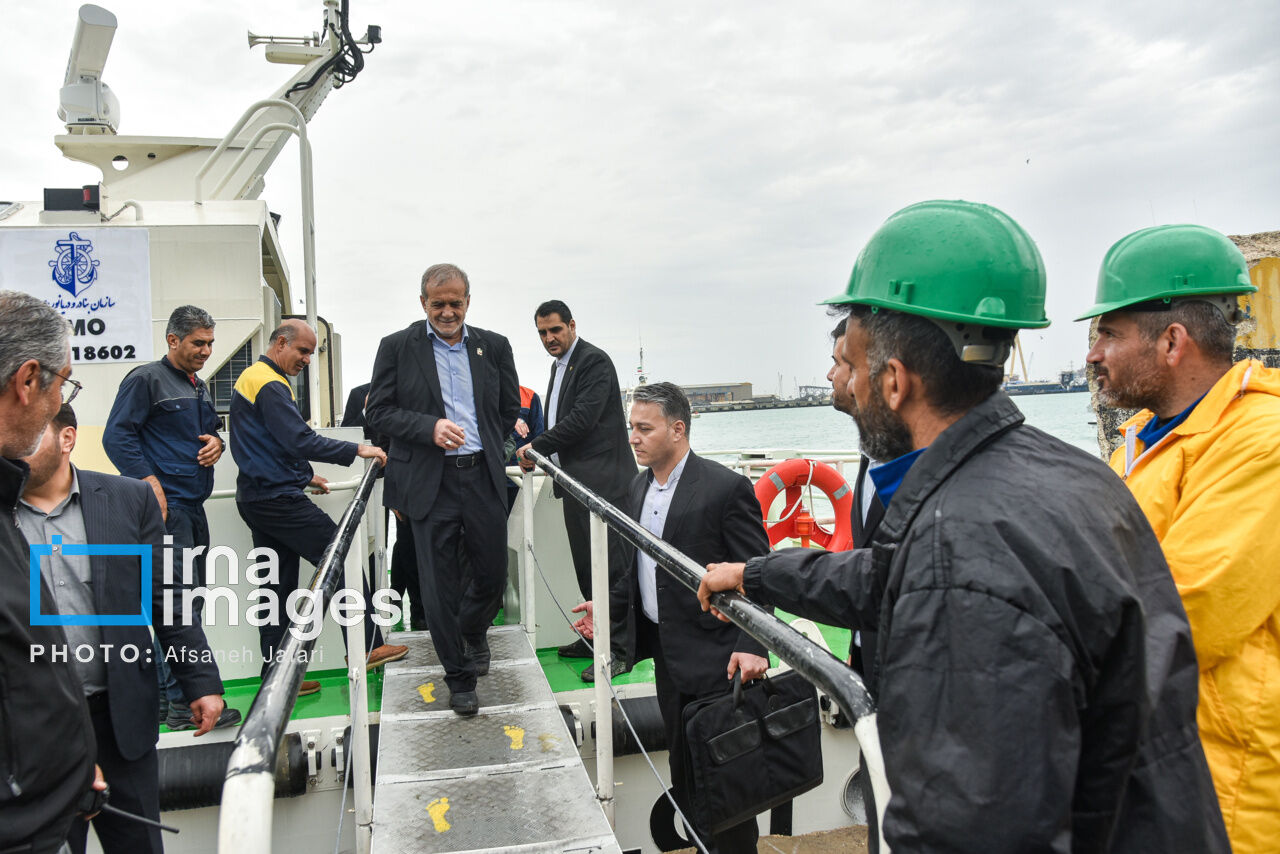 تمرکز دولت در سفرهای استانی حل مشکلات مردم است/ لزوم حمایت از رئیس‌جمهور