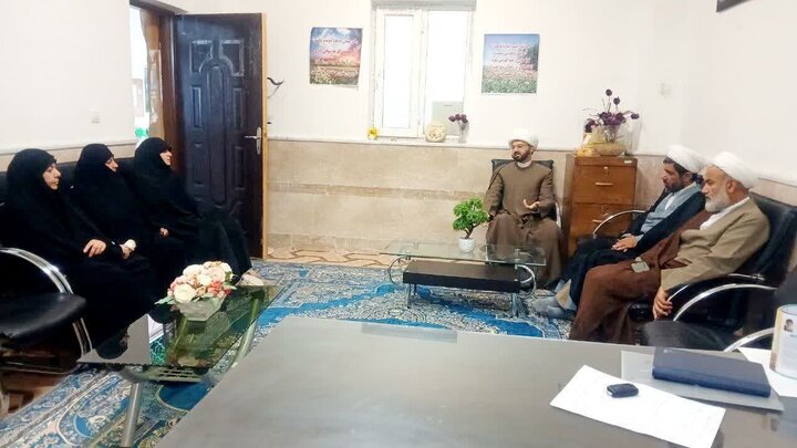 مبلغ‌ها سفیران دین و اخلاق در جامعه هستند