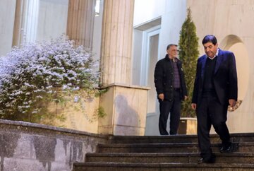 موقعیت مخبر| سرپرستی ۵۰ روزه محمد مخبر بر دولت سیزدهم؛ سفید، سیاه یا خاکستری؟