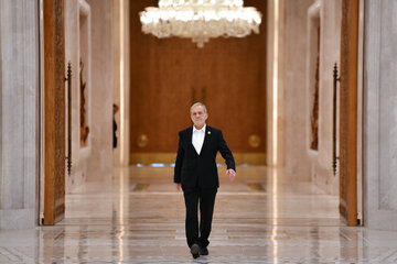 چهار پرونده‌ای که پزشکیان با خود به سال جدید می‌برد/ دو «موفقیت نسبی و شکننده» و دو «ناکامی» در ۱۴۰۳/ حامیان ناامید می‌شوند؟