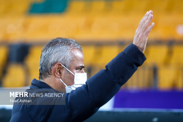 دیدار فوتبال تیم‌های پرسپولیس و استقلال خوزستان