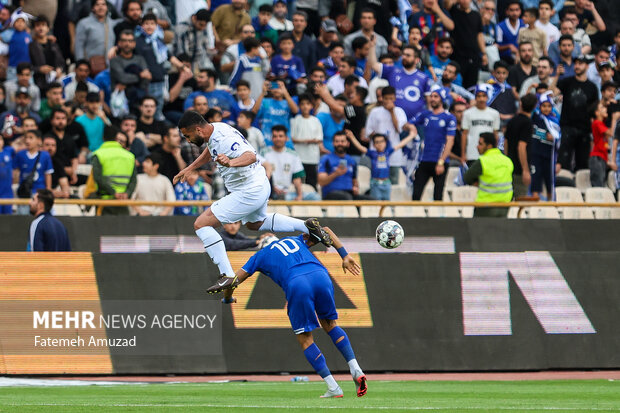 مذاکره استقلال با دو خارجی برای فصل بعد/ ترس عجیب از یک گزینه جنجالی!