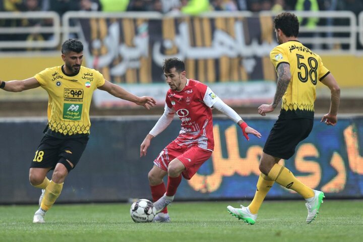 پرسپولیس مقابل سپاهان امتیاز بگیرد امیدهایش برای قهرمانی زنده می‌ماند