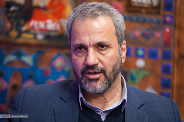 ۲ هزار پزشک افغانستانی در ایران داریم/ کارگر خارجی گران تر از کارگر ایرانی است زیرا…