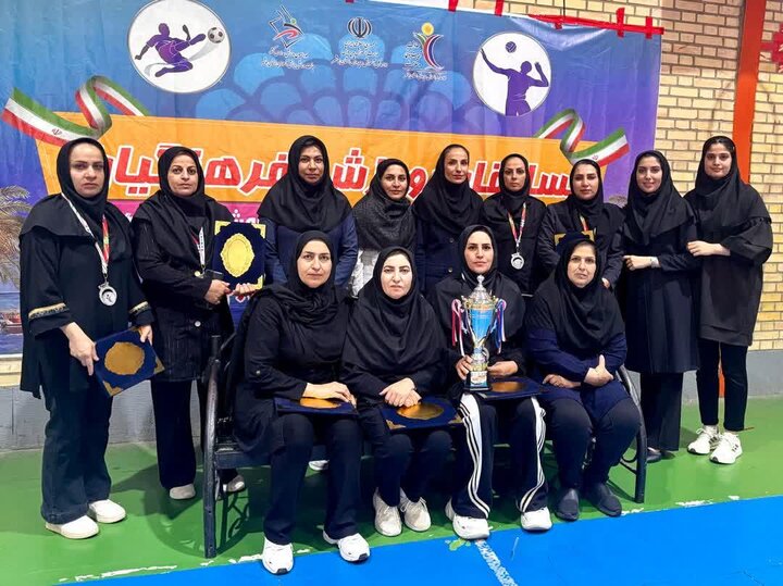 تیم والیبال بانوان فرهنگی گناوه در مسابقات استانی درخشید