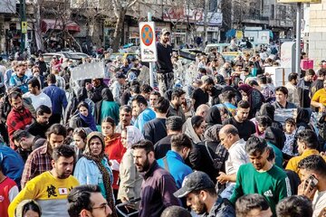 دلار ۲۳ هزار تومان ارزان شد؛ چرا کالاها گران ماندند؟/ حق‌شناس: انتظار بروز تورم منفی در ایران غیرمنطقی است