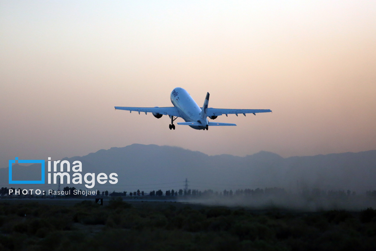 نخستین کاروان مشتاقان بوشهری حج تمتع عازم سرزمین وحی شد