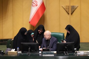 پشت پرده عدم حضور فعال نمایندگان زن مجلس در انتخابات هیات رئیسه مجلس به روایت جلودارزاده/ تن به رقابت نمی دهند زیرا….