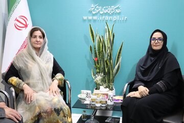 ۱۰ درصد از نسخه‌های خطی ما به زبان فارسی است