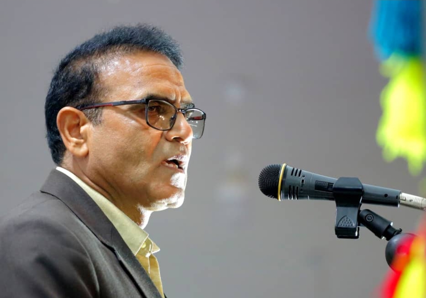 زبان و تاریخ در آیینه‌ی سام: داستان یک زندگی فرهنگی