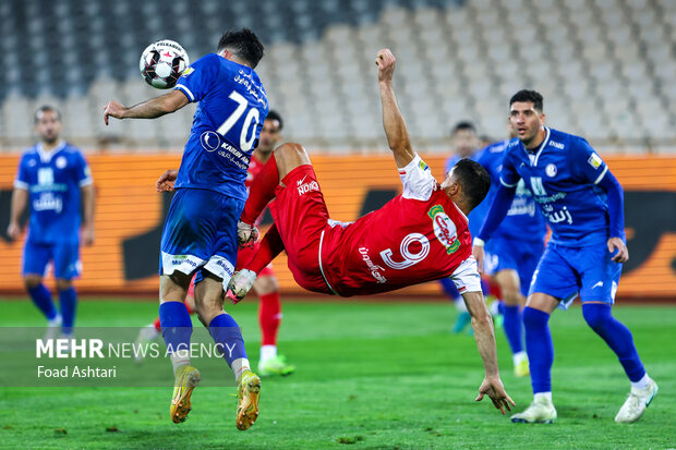 انتخاب مربی ایرانی برای پرسپولیس شجاعانه بود؛ سرمایه‌سوزی با خارجی‌ها