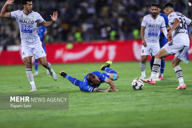 انتقاد از مسئولان باشگاه استقلال و امیدواری به ساپینتو؛ سیدورف کجاست؟