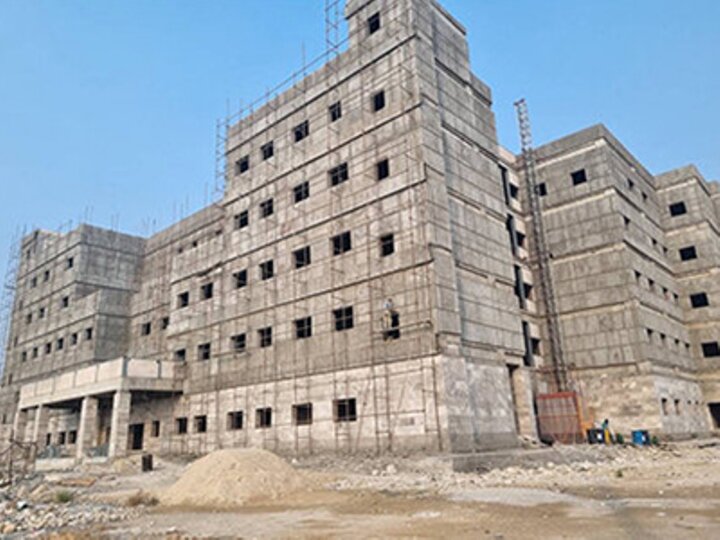 بیمارستان تخصصی مادر و کودک بوشهر ۶۳ درصد پیشرفت فیزیکی دارد