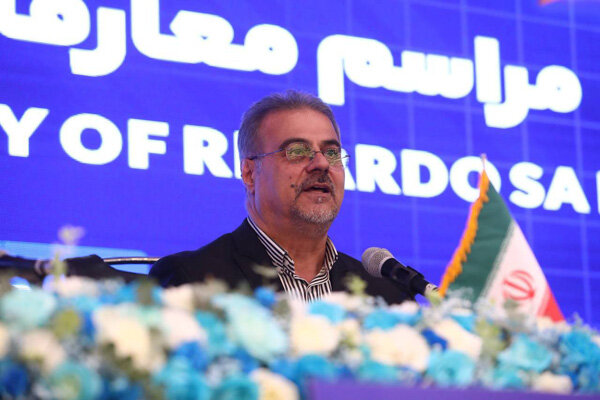 ماجرای قرارداد کاریله و مذاکره با چند بازیکن جدید؛ حرف حسینی پول است!