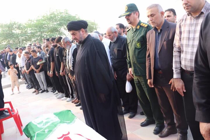 پیکر مطهر شهید بسیجی «عرفان یگانه» در روستای پوزگاه تشییع شد