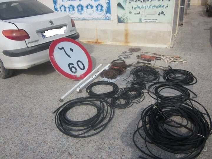 باند سارقان حرفه‌ای سیم و کابل برق در شهرستان کنگان منهدم شد