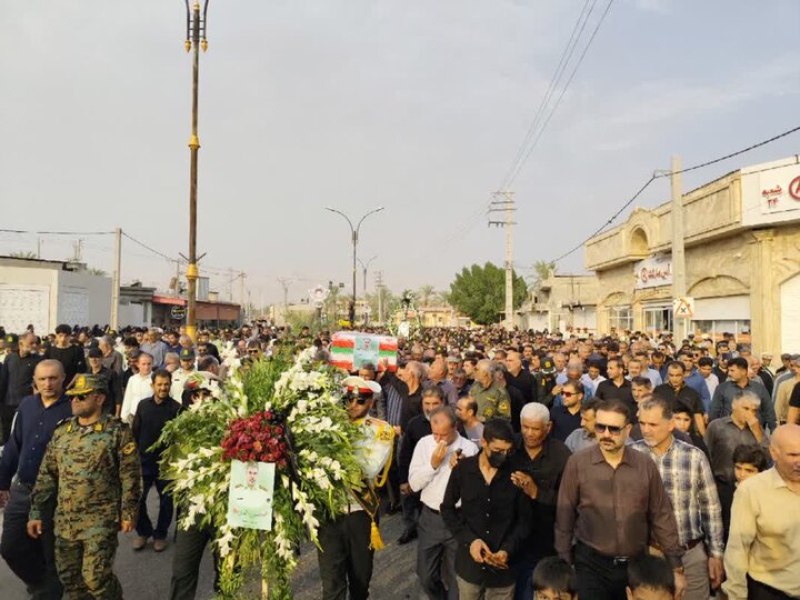 تشییع باشکوه پیکر مطهر شهید سرهنگ «حسین احمدی» در دشتستان