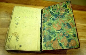 کتابی نفیس و کمتر دیدهشده متعلق به ۴۰۰ سال پیش در مورد پیامبر/ عکس