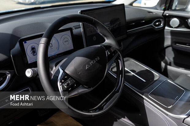 آموزش تست رانندگی تاکسی‌های برقی جدید شهرداری تهران