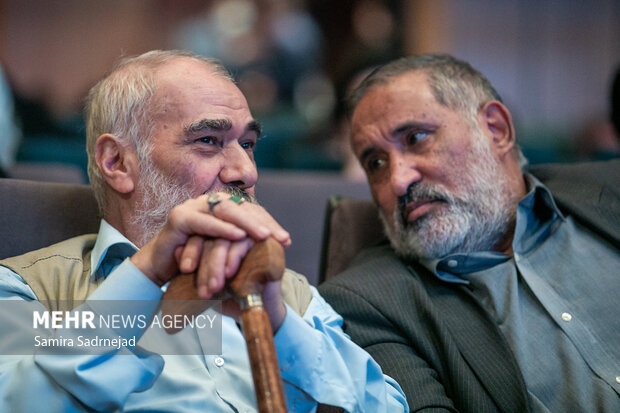 آیین اعطای نشان ملی پارسی جان