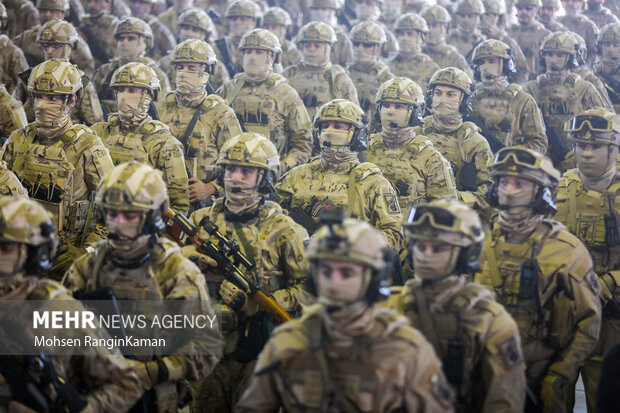 آیین رونمایی از لباس و تجهیزات نوین رزم انفرادی یگان ویژه فاتحین تهران