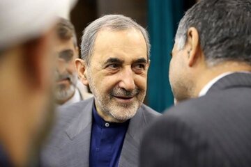 رمزگشایی از توئیت علی‌اکبر ولایتی درباره فضای مجازی/ تندروها تن به اصلاحات می دهند؟