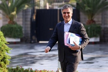 سرنوشت قیمت دلار و طلا با فعال شدن مکانیسم ماشه/ توضیحات فرزین به خبرآنلاین درباره آماده باش بانک مرکزی!