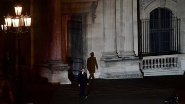 امانوئل مکرون: قهرمانی که به ضد قهرمان بدل شد / محبوبیت ۱۴ درصدی میانه‌روی جوان / آیا راست افراطی عاقبت بن‌بست سیاسی فرانسه را می‌شکند؟