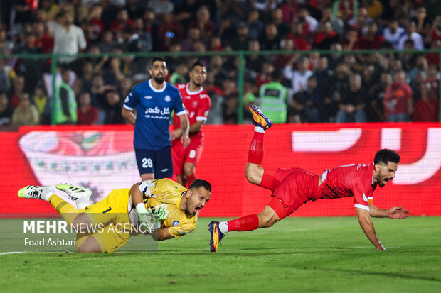 هاشمیان به بن‌بست فنی رسیده/ درویش با ماندنش به پرسپولیس «ظلم» می‌کند