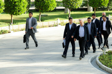 پزشکیان دستور مستقیم برای رفع فیلترینگ می دهد؟/ ستار هاشمی: نظرات در شورای عالی فضای مجازی  گاهی ۱۸۰ درجه با هم فرق می‌کند