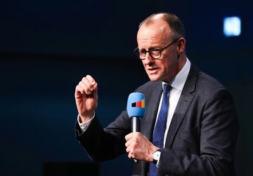 مرتس و اولویت‌های اقتصادی: چگونه آلمان از جنگ اوکراین فاصله می‌گیرد/ناتو در بحران اعتماد: نقش مرتس در تعادل قدرت اروپا و روسیه چیست؟