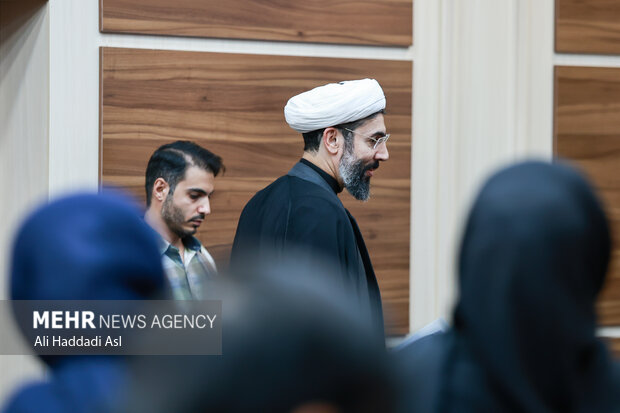 نشست خبری بزرگداشت یوم الله ۱۳ آبان