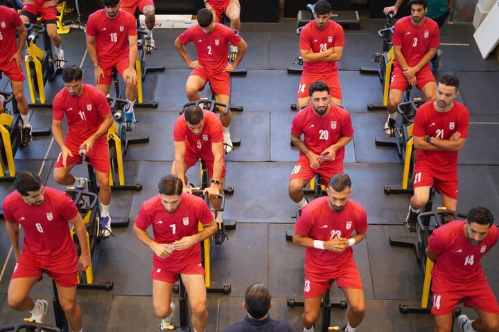 چه کسی باید به داد تیم ملی فوتبال ایران برسد؟