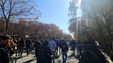 رکود و کمبود مشتری داد بازاریها را هم درآورد/ اعتراض خیابانی برخی کسبه به نوسان شدید قیمت ارز