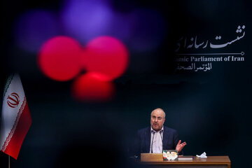 قالیباف: فیلترینگ به شکل فعلی اشتباه است/تعلیق همکاری با آژانس طبق قانون مجلس/اتمام حجت درباره ابلاغ قانون حجاب با برخی نمایندگان؛ مساله شان سیاسی است