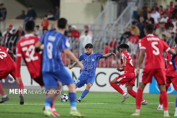 ساپینتو تقصیر را گردن چمن میاندازد/ هیچ تیمی از استقلال نمیترسد!