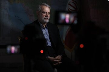 نامه ۶ بندی لاریجانی به مسلمان جهان و دولتهای اسلامی/ میدانید که جز در موارد نادر، آن هم در بعد سیاسی، هیچ دولت اسلامی به کمک ملت ایران نیامدهاند؟