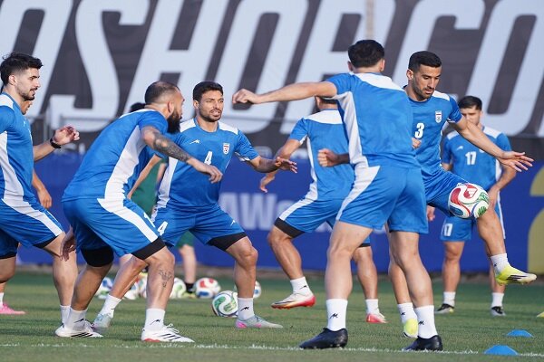 تیم ملی فوتبال ایران صعود میکند/ بازی با زیر ۲۱ ساله در شأن ما نبود!