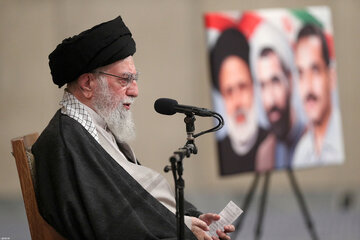 مروری بر توصیههای رهبر شهید به دولتها؛ از هاشمی تا پزشکیان/ ماجرای تنها رئیسجمهوری که نشان فتح دریافت کرد + جدول
