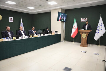 نماینده کاشمر: طرح مقابله با نفوذ قانون هم شود، ۶۰-۷۰ درصد قابلیت اجرایی ندارد/ببینید اطلاعات کشور و اشخاص از کجا لو میروند؛ باید برای آنها فکری کرد